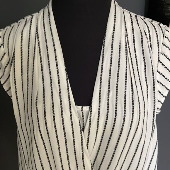 HALOGEN Surplice Cap Sleeve Faux Wrap Blouse. White with black rope print. NWT. - Picture 3 of 6